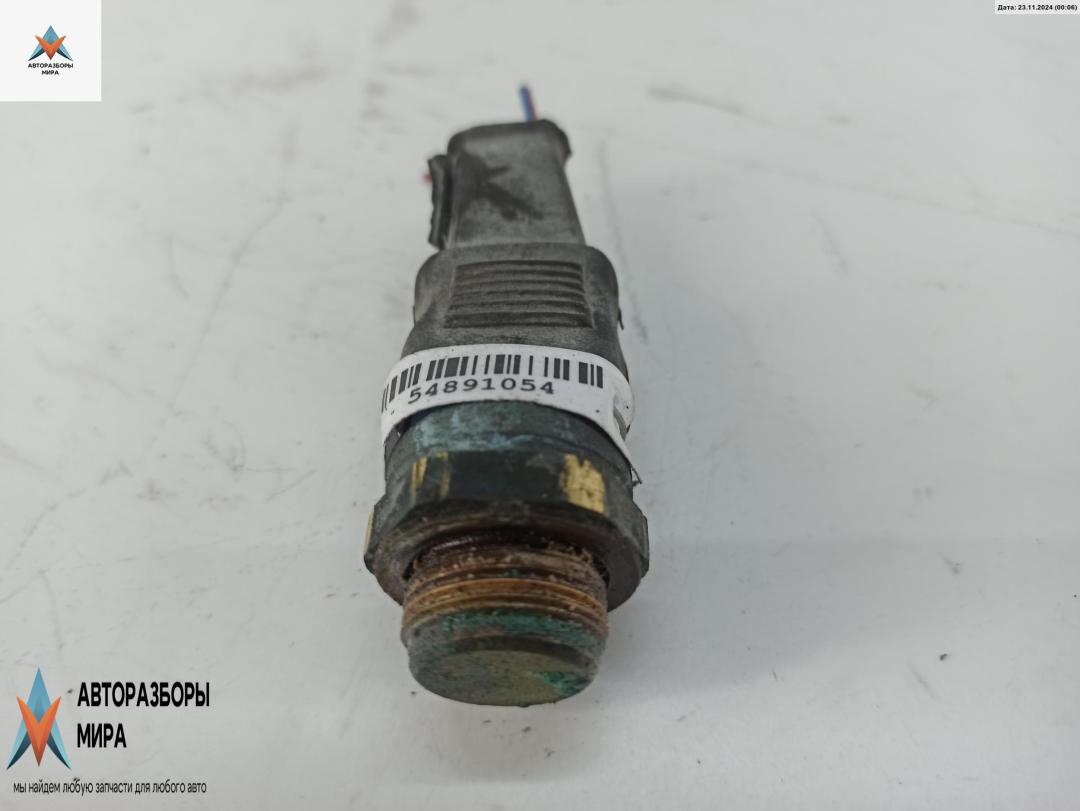 датчик температуры Audi 80 8C/B4 1994, 1.6 л., бензин, МКПП, серый, универсал - фото №1