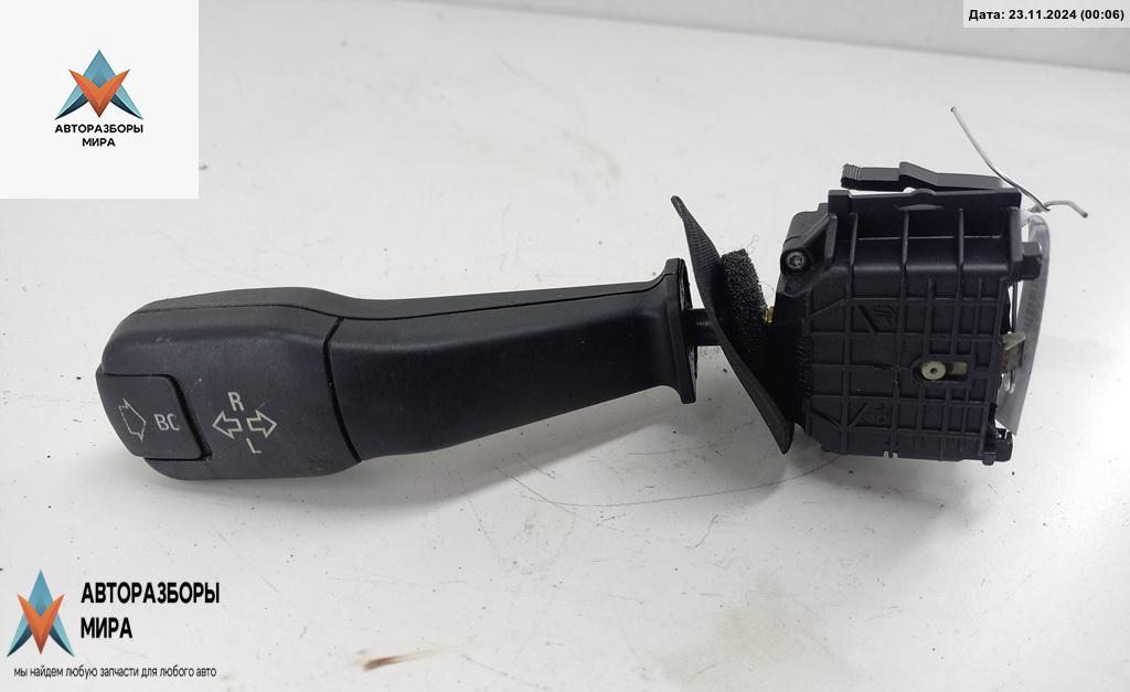 переключатель поворотов BMW 5 серия E39 1999, 2.5 л., бензин, АКПП, серый, универсал, 8352172 - фото №1