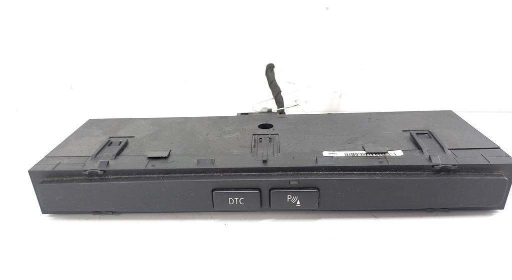 кнопка (выключатель) BMW 5 E60/E61 2006, 3.0 л., дизель, МКПП, серый, универсал, 9134025