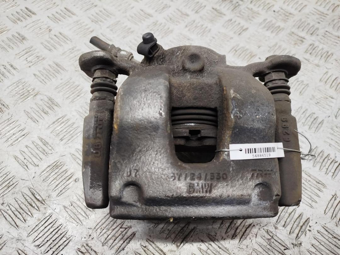 суппорт передний правый BMW 2 Tourer F45/F46 2019, 1.5 л., гибрид, АКПП, чёрный, минивэн, 34116860268