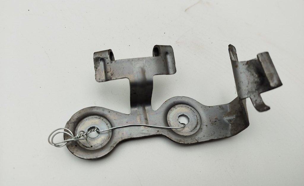 кронштейн (крепление) BMW 7 F01/F02 2012, 3.0 л., гибрид, АКПП, серый, седан, 6784638
