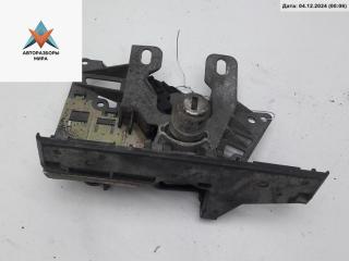 кнопка открытия багажника Volkswagen Passat B5 1998, 1.6 л., бензин, МКПП, красный, универсал