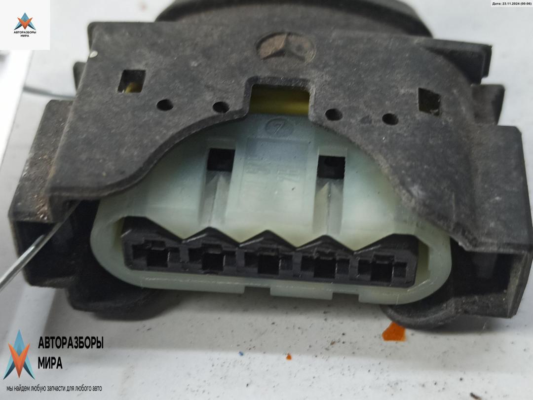 разъем (фишка) проводки Mercedes-Benz A-Класс W168 1999, 1.7 л., дизель, МКПП, красный, хетчбэк 5 дв., 2205454628 - фото №1