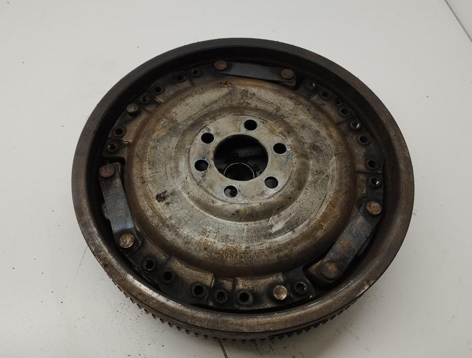 маховик Audi A3 8L 2002, 1.6 л., бензин, МКПП, чёрный, хетчбэк 3 дв., 027105273D