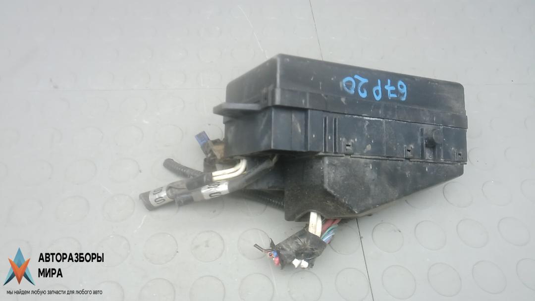 блок предохранителей Subaru Forester 2 поколение (SG) 2004, 2.0 л., бензин, МКПП, внедорожник 5 дв., 82231SA300J - фото №1