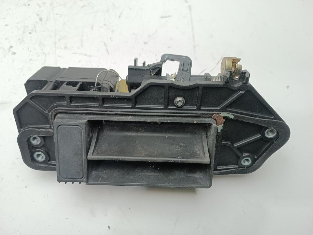 ручка крышки багажника Mercedes-Benz E W211 2004, серый, универсал, 2117400093