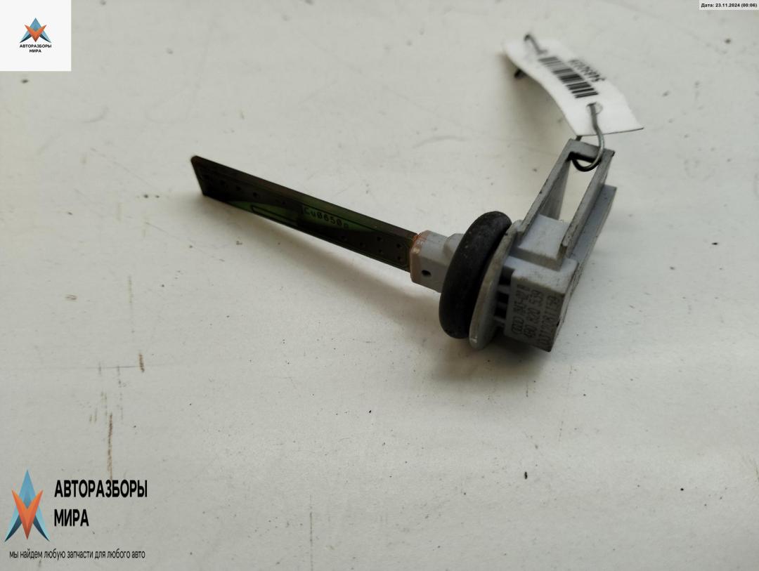 датчик температуры Volkswagen Passat B6 2007, 2.0 л., дизель, АКПП, серый, универсал, 4B0820539 - фото №1