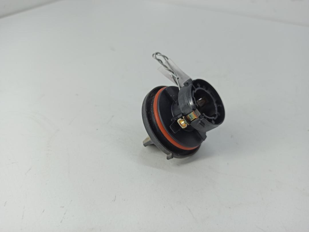 Патрон лампы указателя поворота Mercedes-Benz A W169 2005, 1.5 л., бензин, МКПП, красный, хетчбэк 3 дв., 0115450128