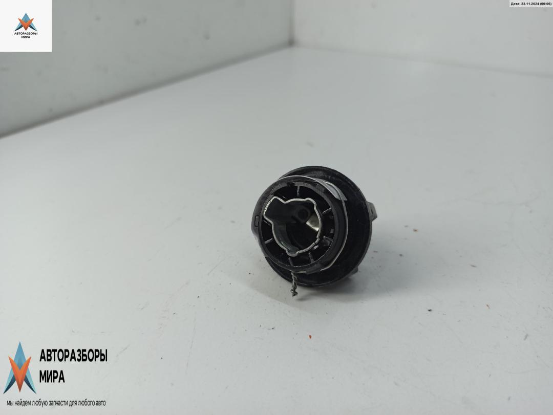 Патрон лампы указателя поворота Mercedes-Benz A-Класс W168 1999, 1.7 л., дизель, АКПП, красный, хетчбэк 5 дв., 0115450128 - фото №1