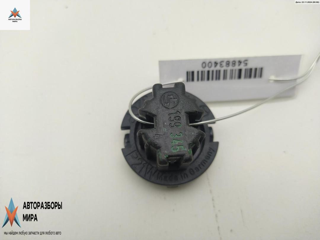 Патрон лампы фонаря Mercedes-Benz E-Класс W210/S210 1997, 2.2 л., дизель, МКПП, синий, седан, 199345 - фото №1