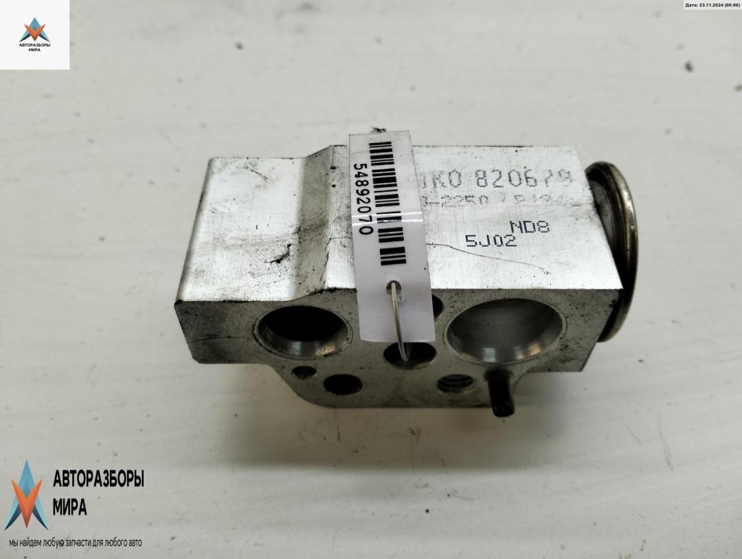 расширительный клапан кондиционера Volkswagen Passat B6 2005, 2.0 л., бензин, МКПП, синий, универсал, 1K0820679 - фото №1