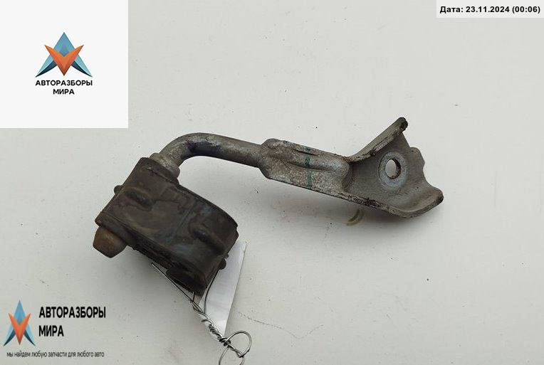 кронштейн глушителя BMW 2 Tourer F45/F46 2019, 1.5 л., гибрид, АКПП, чёрный, минивэн, 7616850 - фото №1