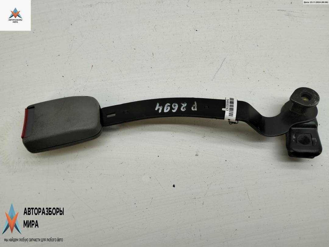 замок ремня безопасности Volkswagen Bora 1 поколение 1999, 2.0 л., бензин, МКПП, жёлтый, седан, 1J4858472 - фото №1