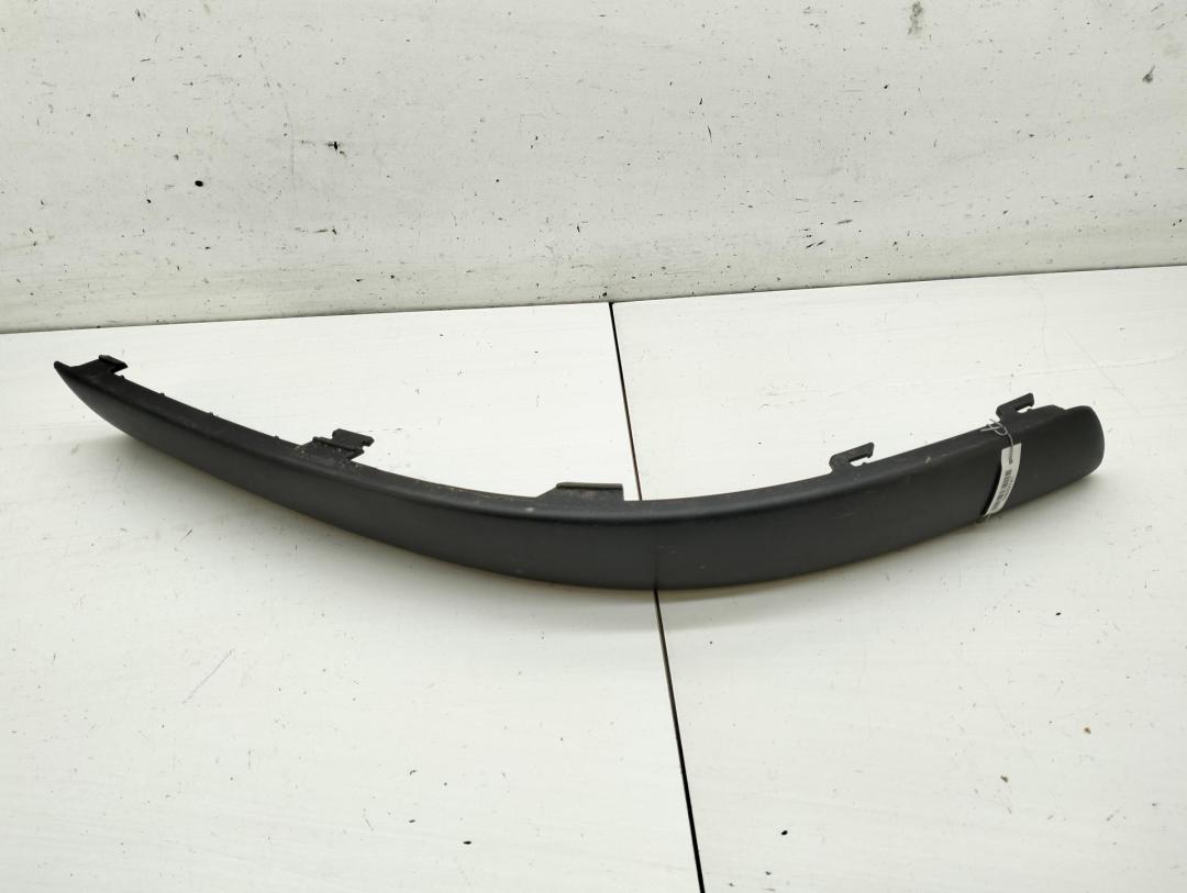 молдинг переднего бампера Volkswagen Passat B5+ (GP) 2002, 2.0 л., бензин, МКПП, синий, универсал, 3B0807718D