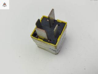 Реле втягивающее стартера Opel Zafira 2 поколение (B) 2006, 1.9 л., дизель, МКПП, чёрный, минивэн, 90226846