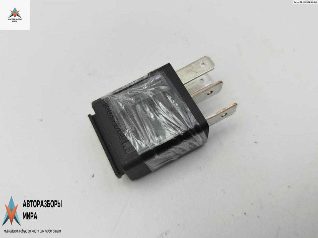 реле (прочие) Opel Zafira 2 поколение (B) 2006, 1.9 л., дизель, МКПП, чёрный, минивэн, 24435922 - фото №1