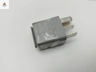 реле (прочие) Opel Zafira 2 поколение (B) 2006, 1.9 л., дизель, МКПП, чёрный, минивэн, 13100504