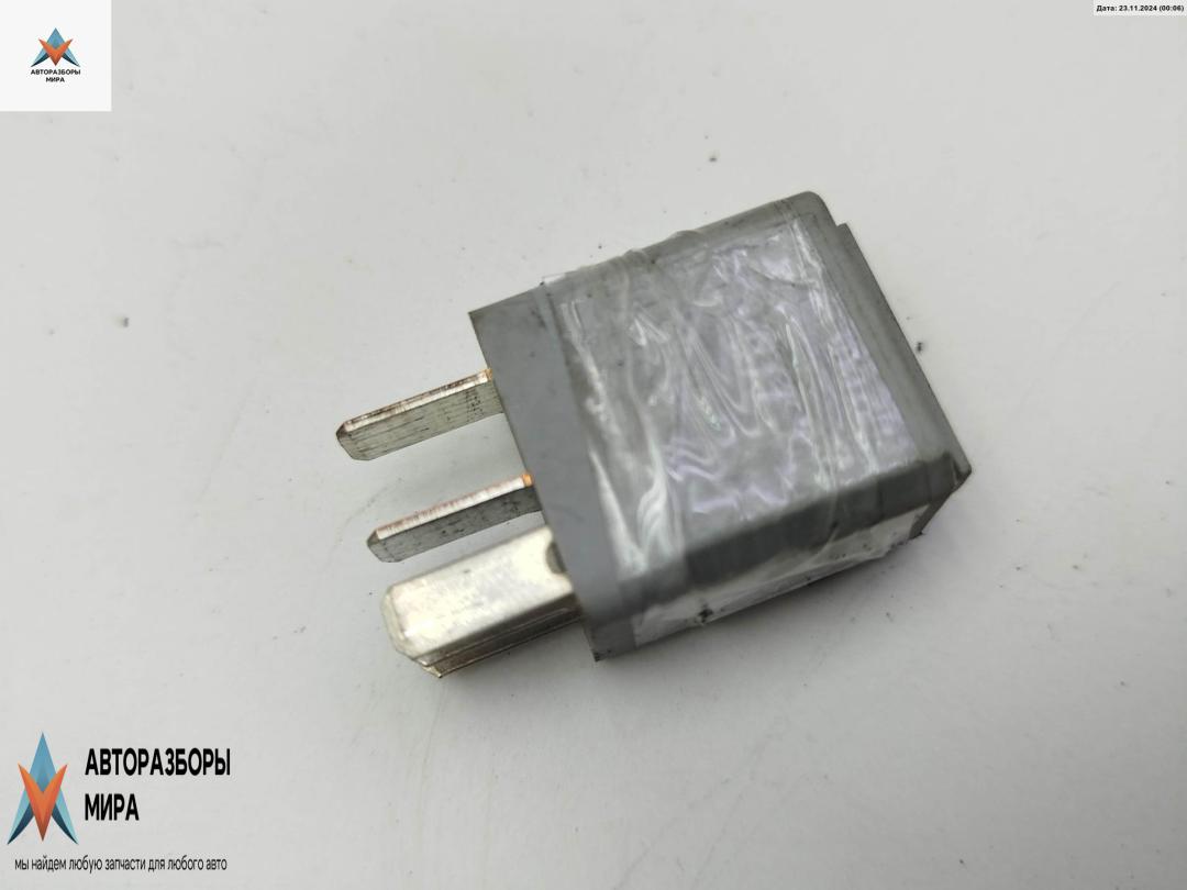 реле (прочие) Opel Zafira 2 поколение (B) 2006, 1.9 л., дизель, МКПП, чёрный, минивэн, 13100504 - фото №1