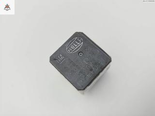 реле (прочие) Opel Zafira 2 поколение (B) 2006, 1.9 л., дизель, МКПП, чёрный, минивэн, 13171831