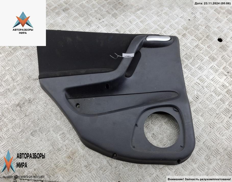 обшивка двери задняя левая Fiat Stilo 1 поколение 2006, 1.9 л., дизель, МКПП, синий, универсал, 735278517 - фото №1