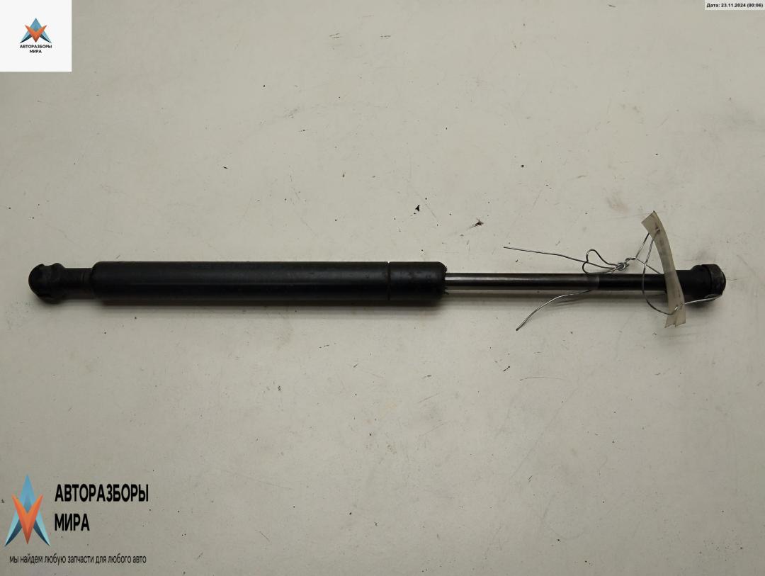 амортизатор крышки багажника (3-5 двери) Ford Mondeo 3 поколение 2002, 2.0 л., бензин, АКПП, серый, седан, 1S711406A10AB - фото №1