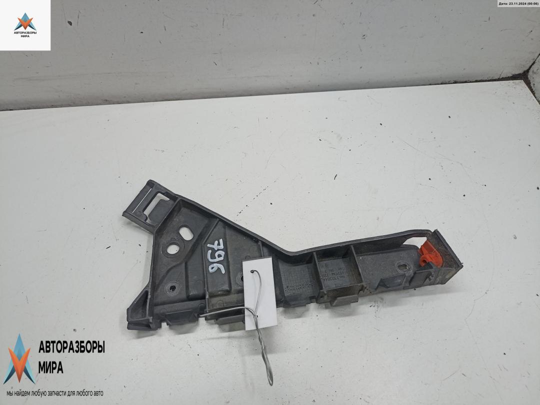 кронштейн переднего бампера Opel Insignia 1 поколение (A) 2011, 2.0 л., дизель, МКПП, чёрный, универсал, 13238444 - фото №1