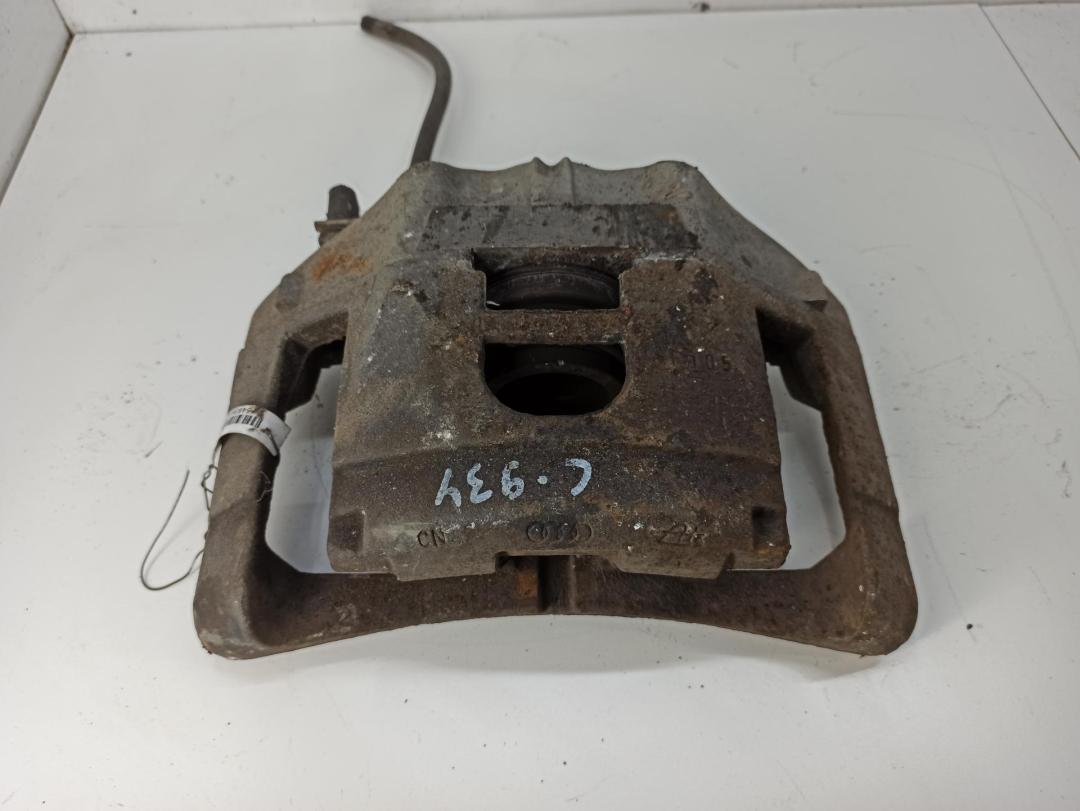 суппорт передний левый Audi A4 B7 2005, 2.0 л., TFSI, бензин, АКПП, серый, универсал