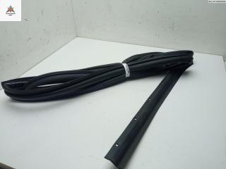 уплотнитель двери Mazda 3 BK [рестайлинг] 2007, 2.0 л., бензин, МКПП, серый, хетчбэк 5 дв.