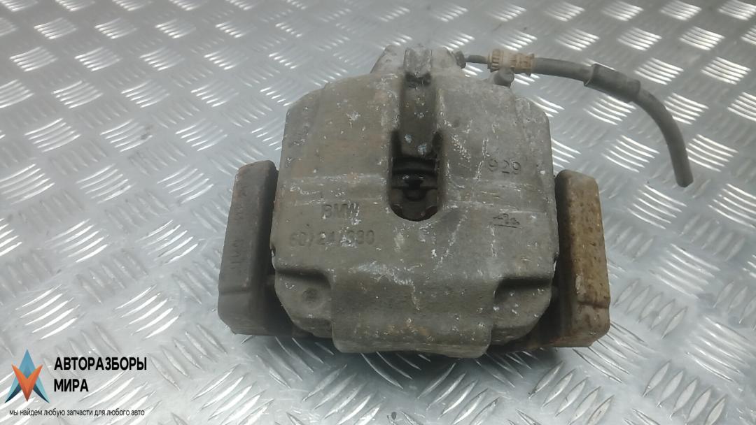 суппорт передний правый BMW 5 серия F07/F10/F11 2011, 3.0 л., бензин, АКПП, седан - фото №1