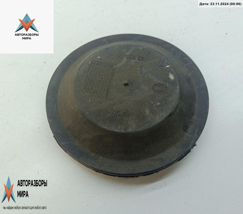 Крышка (заглушка) задняя фары Volkswagen Passat B6 2005, 2.0 л., бензин, МКПП, синий, универсал, 155665-00 - фото №1