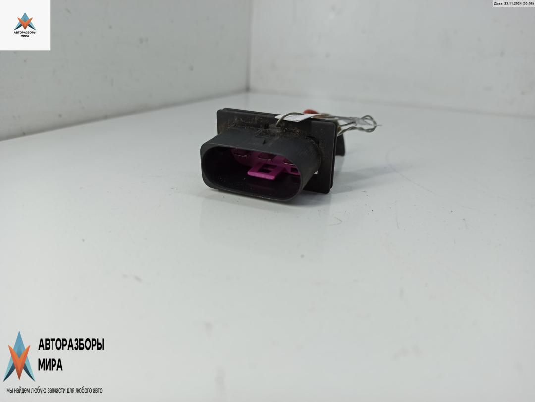 разъем (фишка) проводки Audi A3 8L 1999, 1.8 л., бензин, МКПП, синий, хетчбэк 5 дв., 1J0906443 - фото №1