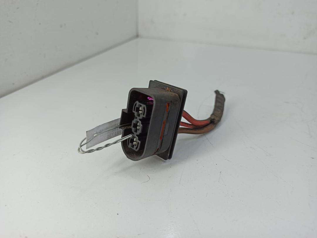 разъем (фишка) проводки Audi A3 8L 1999, 1.8 л., бензин, МКПП, синий, хетчбэк 5 дв., 1J0906233