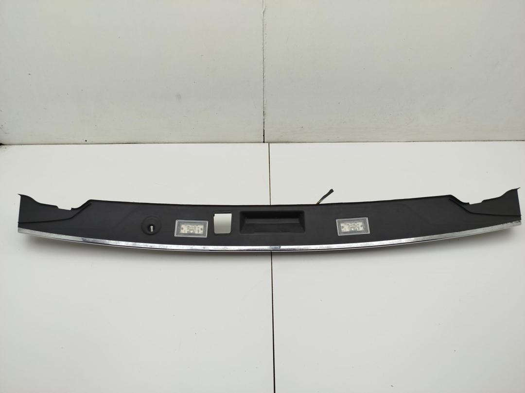 подсветка номера BMW 7 F01/F02 2012, 3.0 л., гибрид, АКПП, серый, седан, 51137200035, 7200035