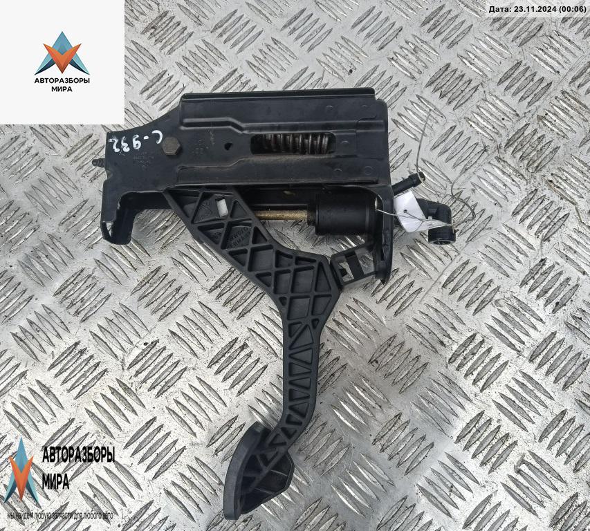 цилиндр сцепления главный Volkswagen Golf 4 поколение 2001, 1.9 л., дизель, МКПП, синий, универсал, 1J1721388A - фото №1