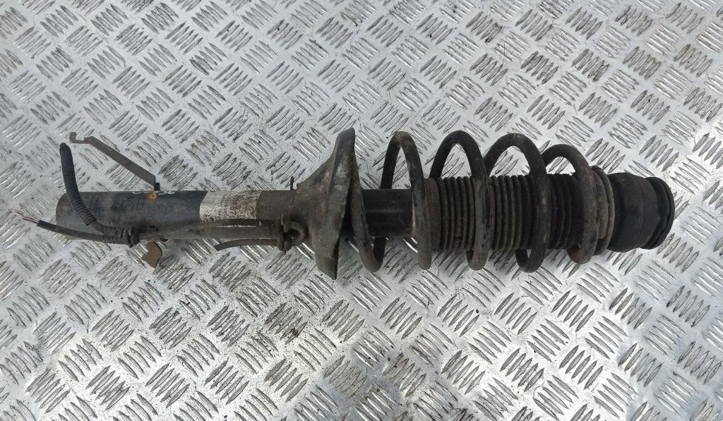 стойка передняя Volkswagen Polo 2004, 1.4 л., дизель, МКПП, чёрный, хетчбэк 5 дв., 6Q0413031BN