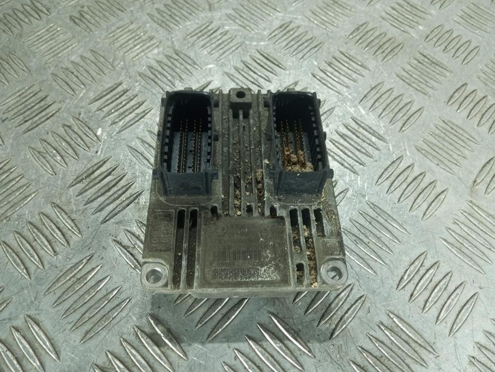 Блок управления двигателем Fiat Punto 3 поколение 2007, цвет, 51926683 - фото №1