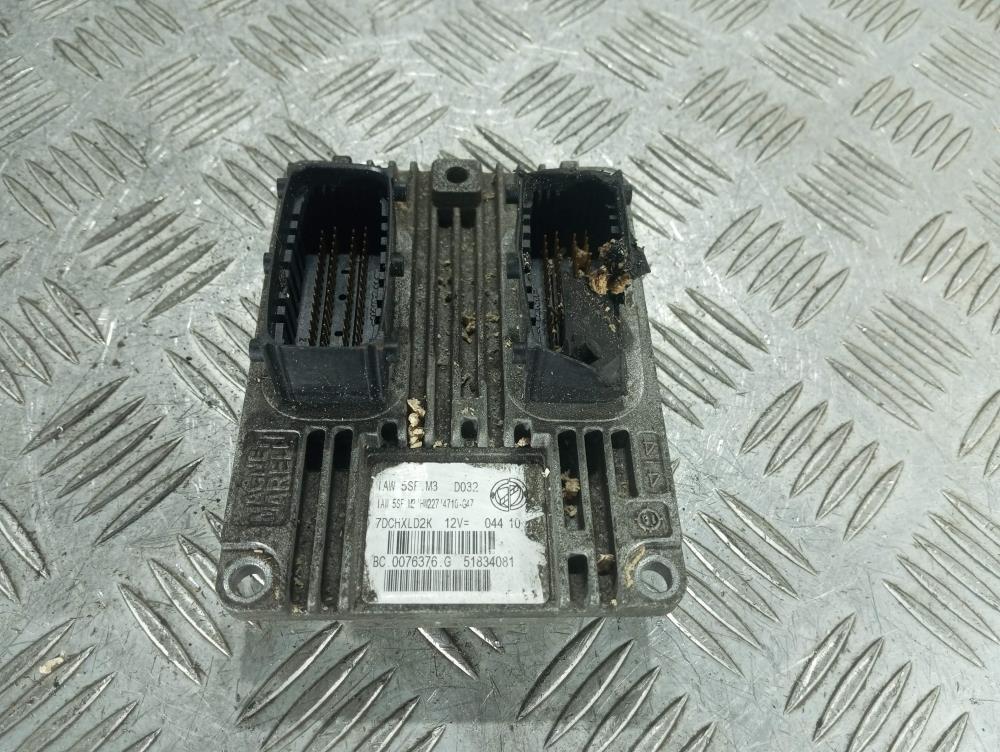 Блок управления двигателем Fiat Punto 3 поколение 2008, цвет, 51834081 - фото №1