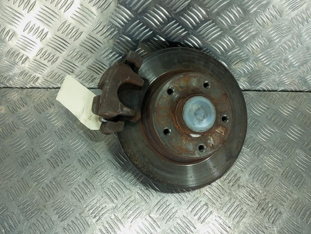 кулак задний правый Renault Megane 3 поколение 2010, цвет - фото №1