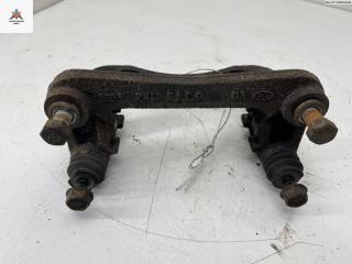 скоба суппорта Kia Carnival VQ 2007, 2.9 л., дизель, МКПП, чёрный, минивэн