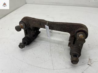 скоба суппорта Kia Carnival VQ 2007, 2.9 л., дизель, МКПП, чёрный, минивэн