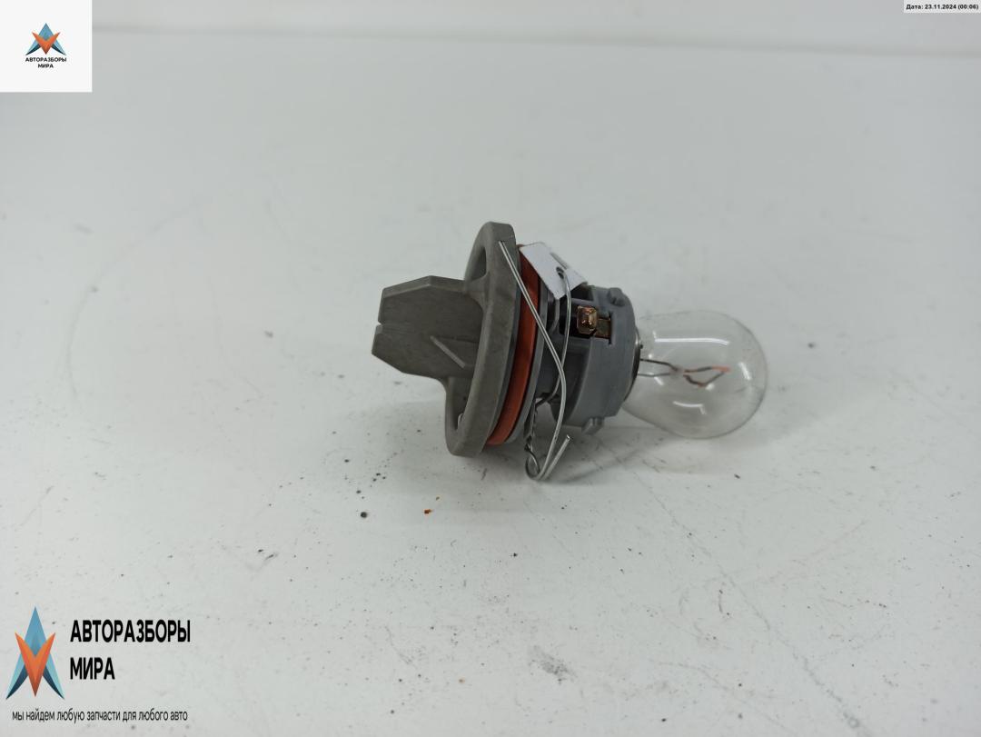 Патрон лампы фары Audi A4 B7 2005, 2.0 л., TFSI, бензин, АКПП, серый, универсал, P21W - фото №1