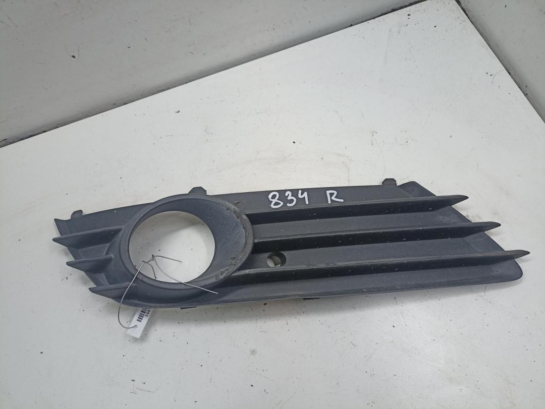 рамка фары противотуманной правой Opel Astra H 2004, 1.8 л., бензин, МКПП, серый, универсал, 13126026