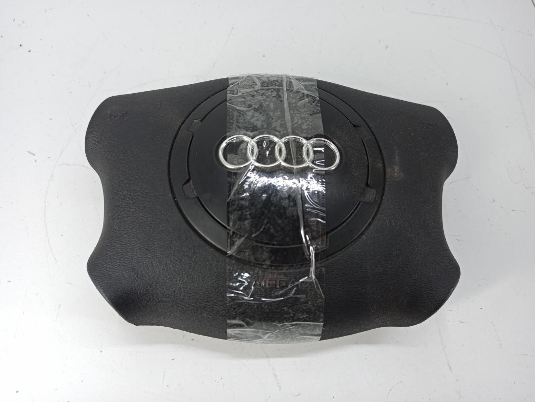 подушка безопасности водителя Audi A3 8L 1999, 1.8 л., бензин, МКПП, синий, хетчбэк 5 дв., 8L0880201H