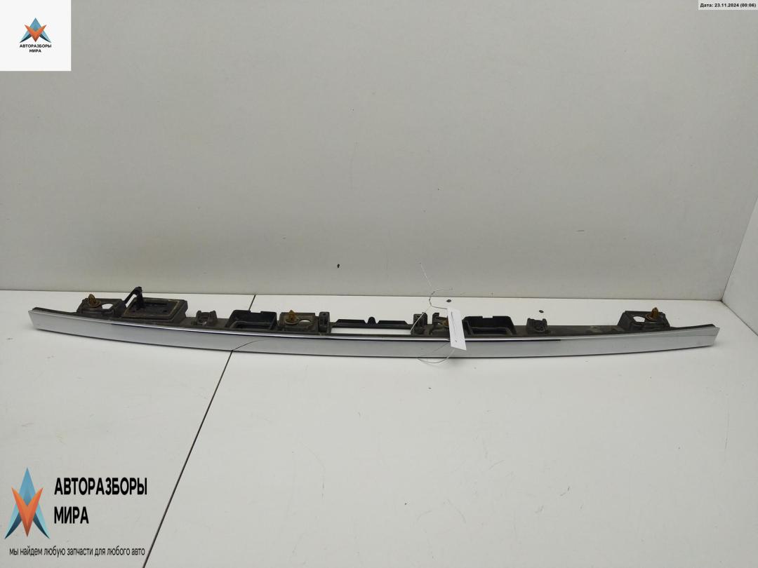 накладка подсветки номера Mercedes-Benz C-Класс W204/S204 2009, 2.2 л., дизель, АКПП, серый, универсал, 2047400593 - фото №1