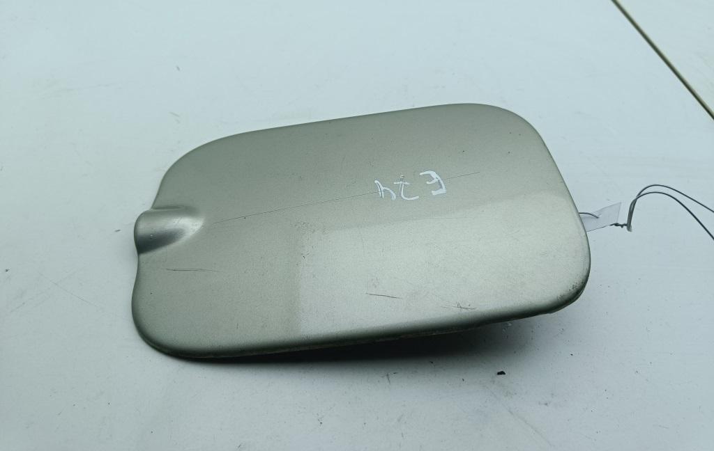 лючок топливного бака Dacia (Renault) Logan I 2005, 1.5 л., дизель, МКПП, зелёный, универсал, 226315 - фото №1