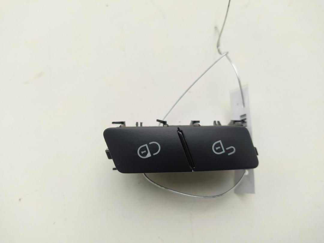 кнопка (выключатель) Mercedes-Benz C W204 2009, 2.2 л., дизель, АКПП, серый, универсал, 2048706410