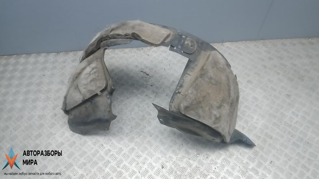 Подкрылок передний правый Chrysler Voyager 4 поколение 2003, 3.3 л., бензин, АКПП, минивэн - фото №1