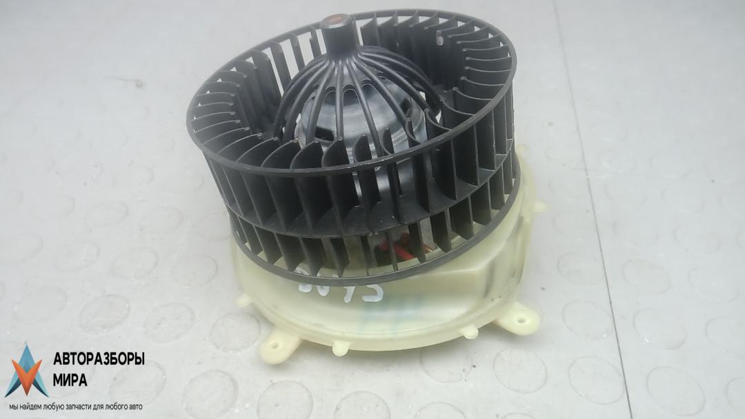 моторчик печки Mercedes-Benz C-Класс W203/S203/CL203 2000, 2.2 л., D C200 CDI, дизель, МКПП, универсал - фото №1