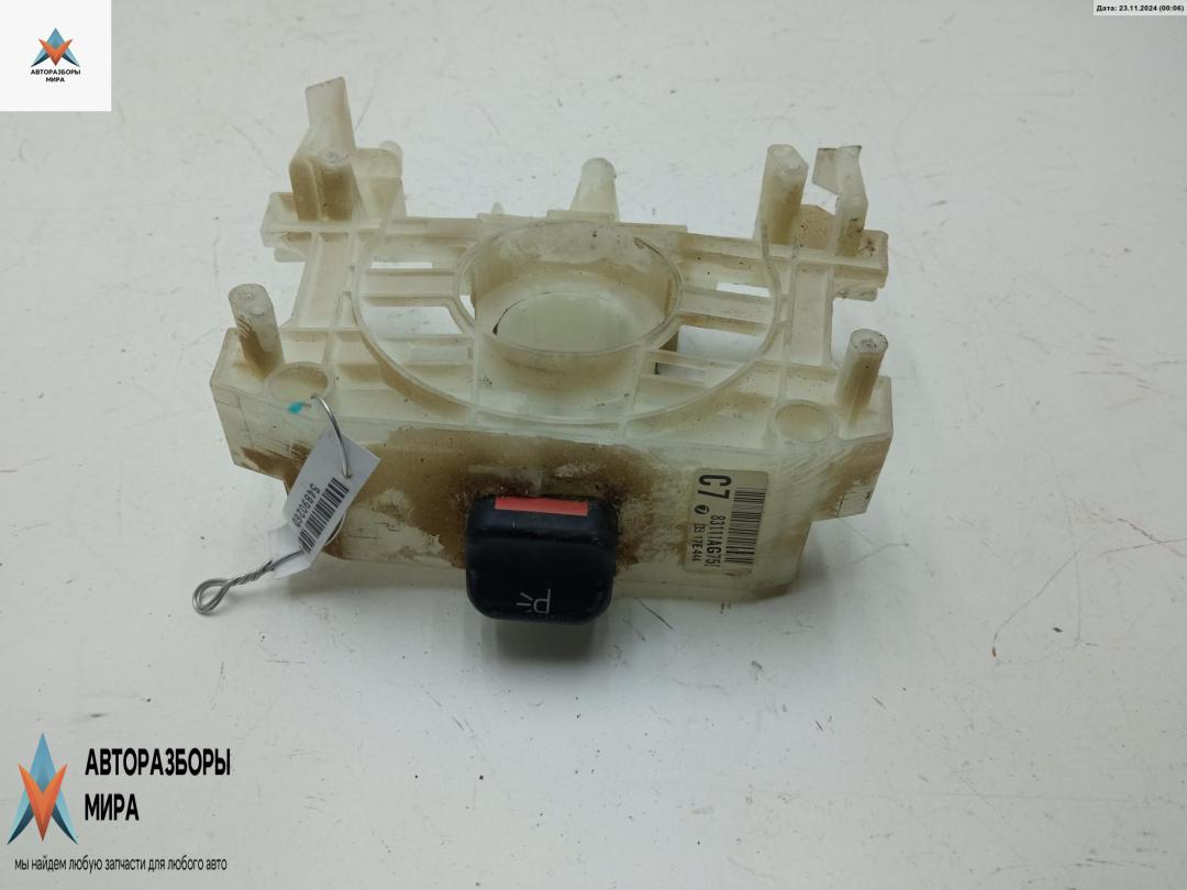 кнопка аварийной сигнализации Subaru Legacy 4 поколение 2005, 2.0 л., бензин, МКПП, синий, универсал, 83111AG750 - фото №1