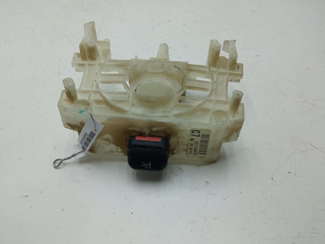 кнопка аварийной сигнализации Subaru Legacy 2005, 2.0 л., бензин, МКПП, синий, универсал, 83111AG750